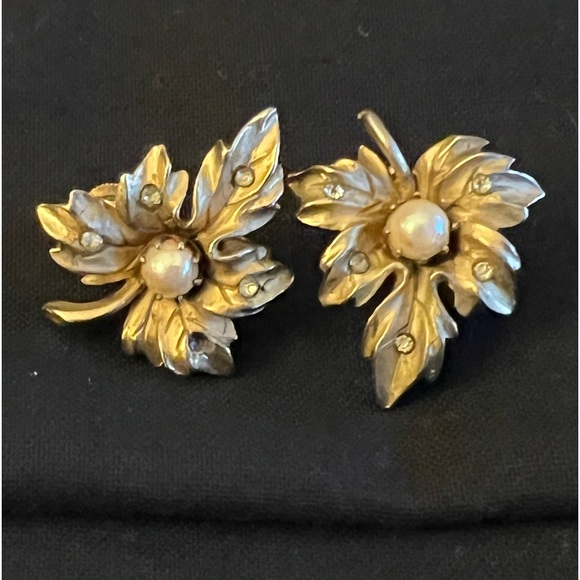 Vintage Coro Earrings - Picture 9 of 9